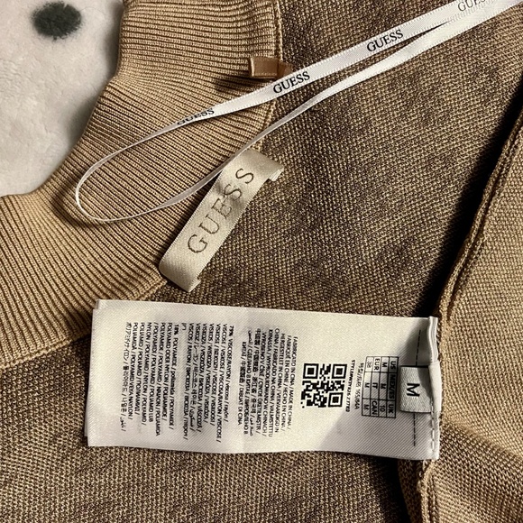 GUESS Mock neck  G Print Sleeveless Top - Picture 3 of 6